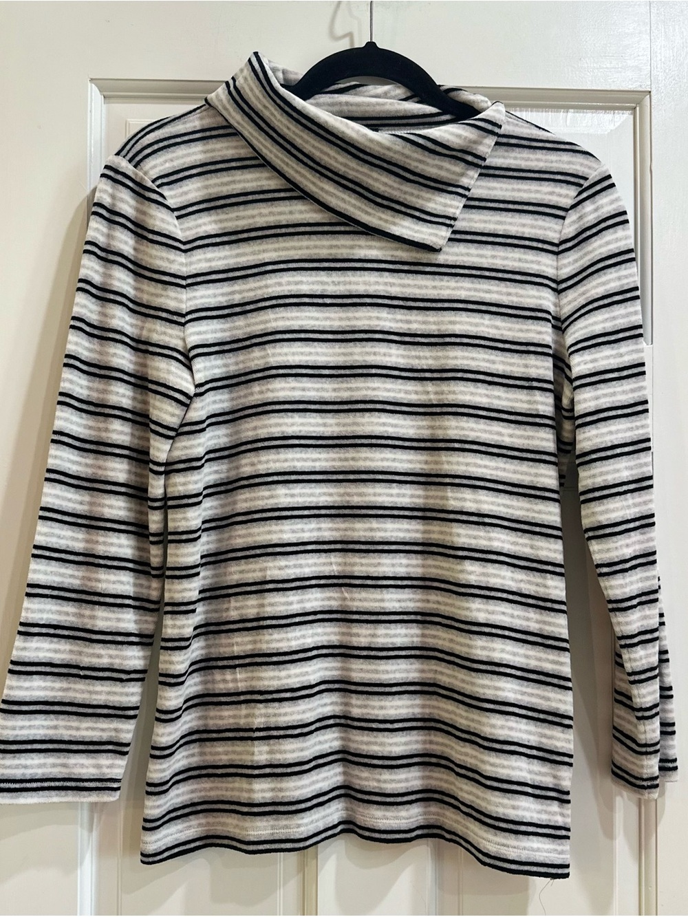 Talbots Black White Gray Striped Velour Womens Stretch Pullover Top Med Petite